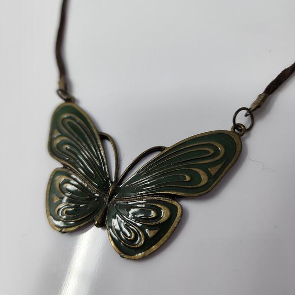 Vintage Retro Butterfly Necklace - Picture 3 of 6
